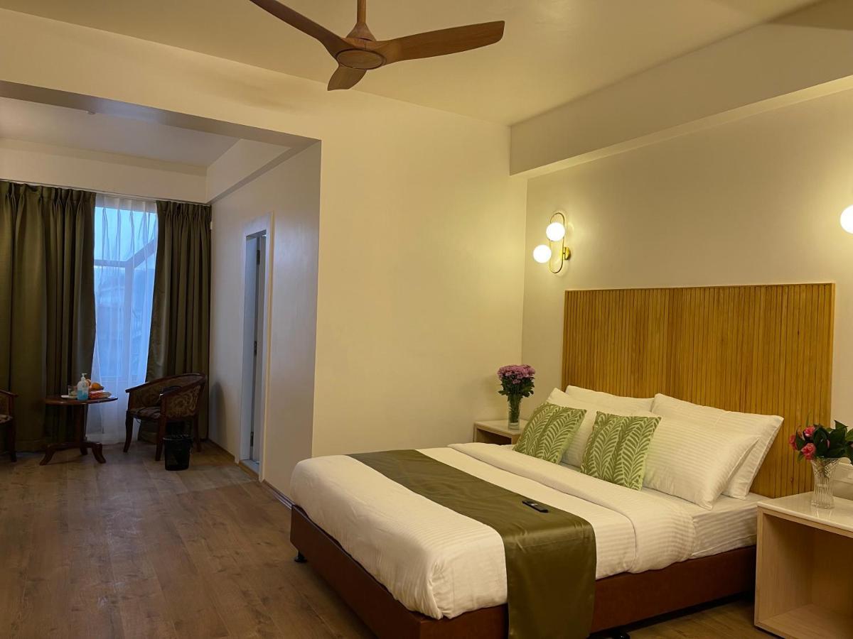 Hotel Pegasus Crown 西隆 外观 照片